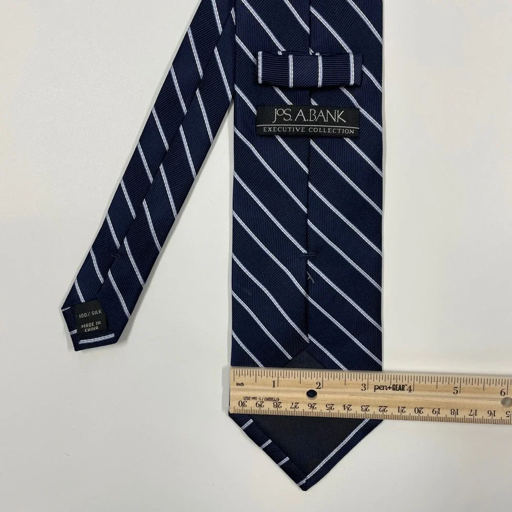 Jos A Bank Navy Blue Striped Silk Executive Necktie Mens OS